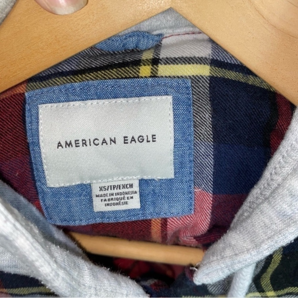 American Eagle Cozy Cabin Cropped Hoodie Flannel - Picture 8 of 8